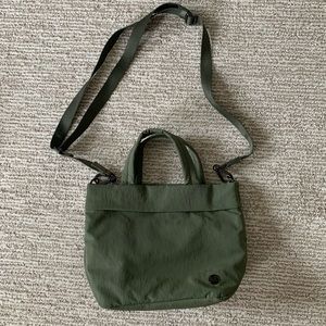 Lululemon on my level bag micro